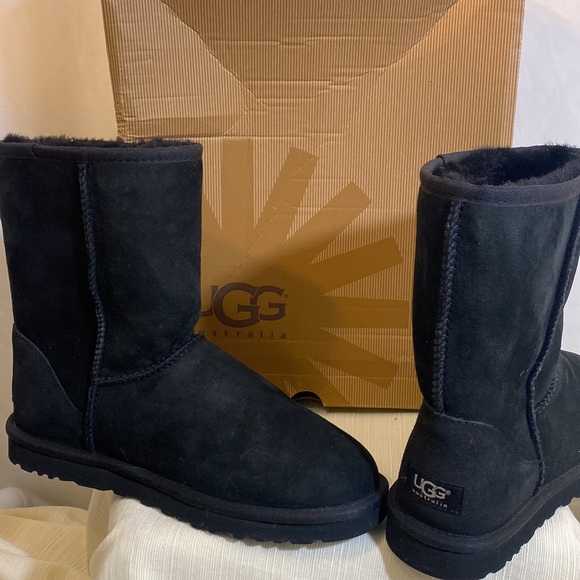 UGG- Brand New- Australia Classic Short. Color: Black 5825 BOOTS- Womens 9 - Picture 13 of 17